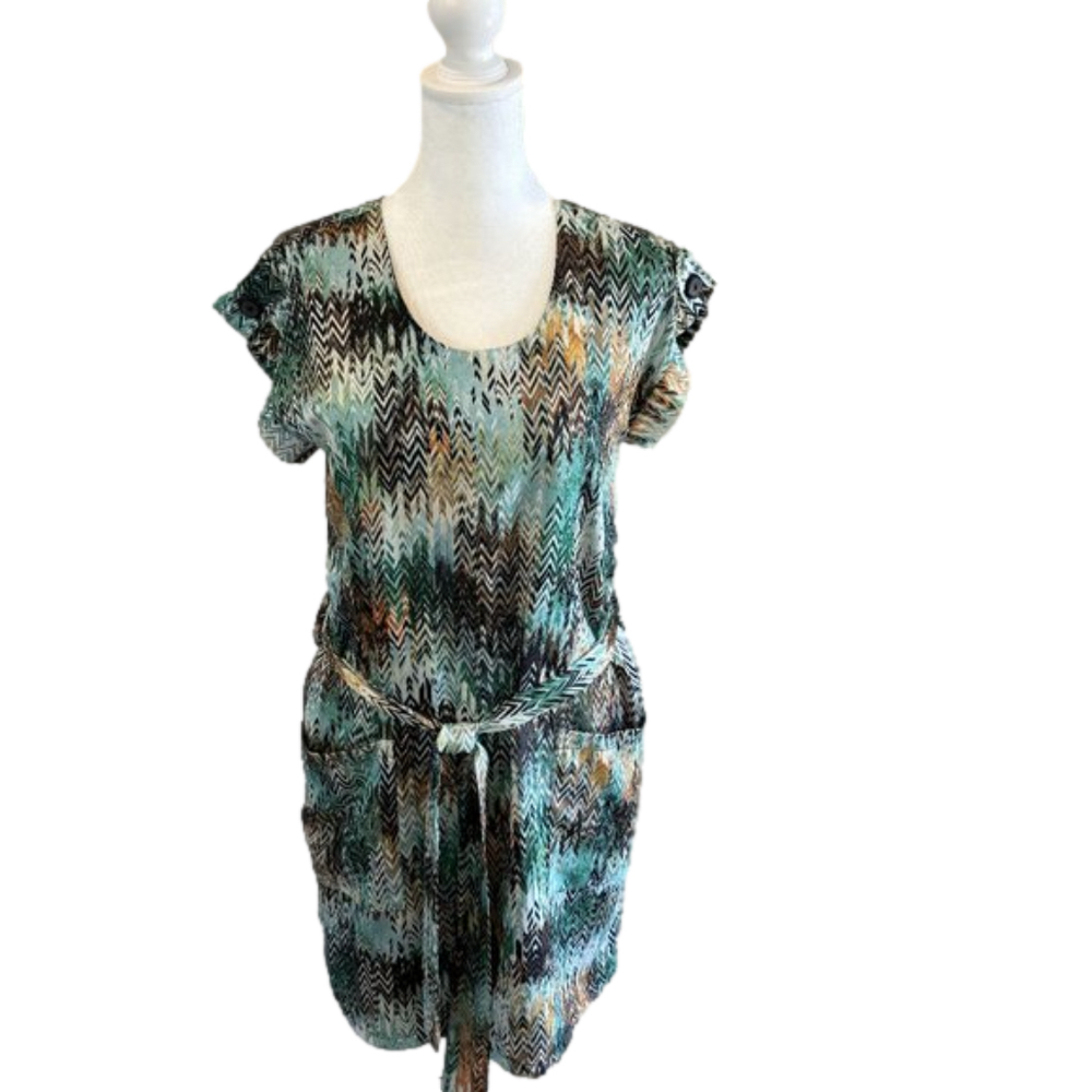 Joy Joy Multi-color short sleeve dress w/ belt and side pockets, scoop neck, MED